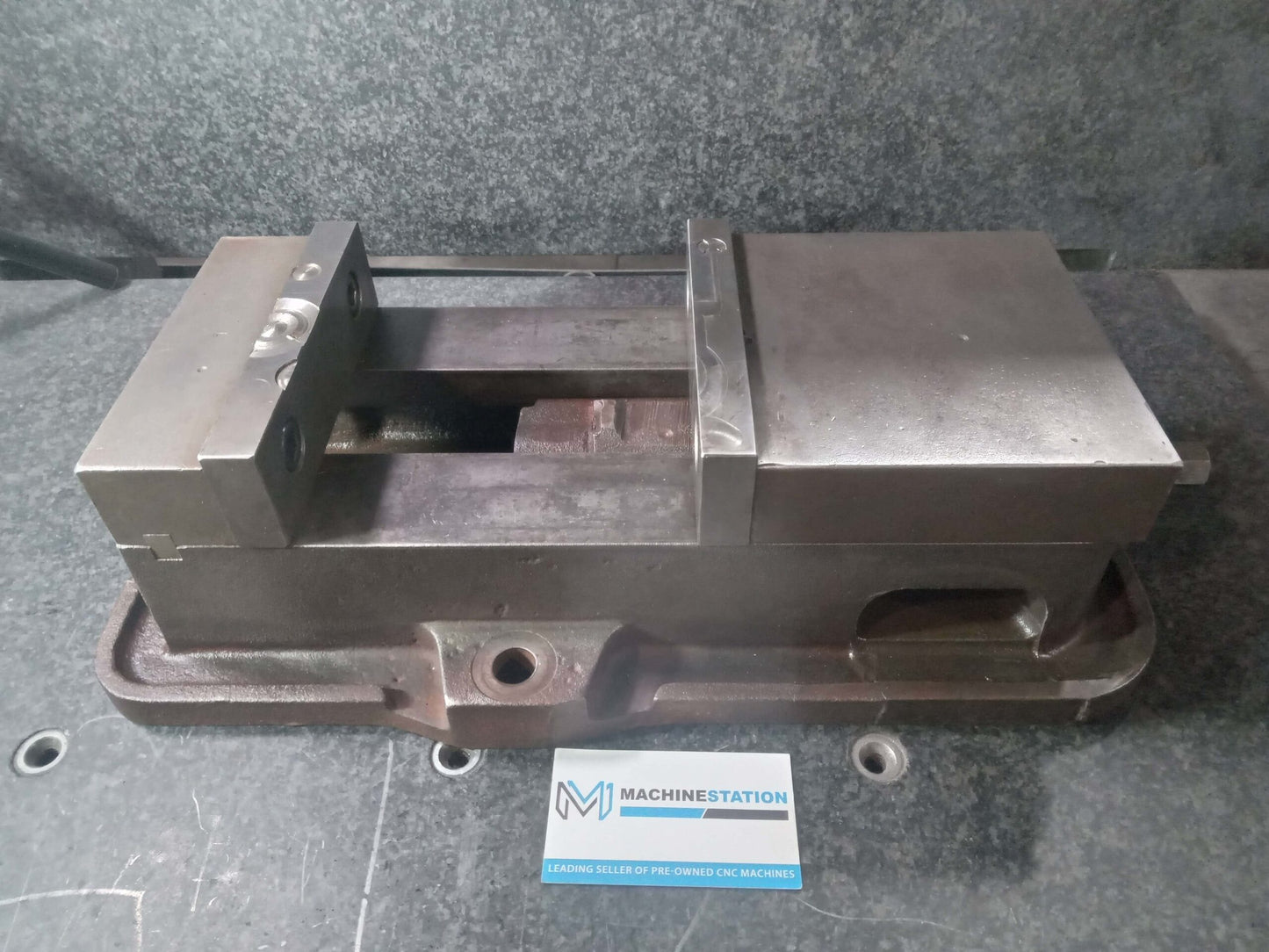 Kurt D60 Vise with Vise Handle 6" Milling Vise