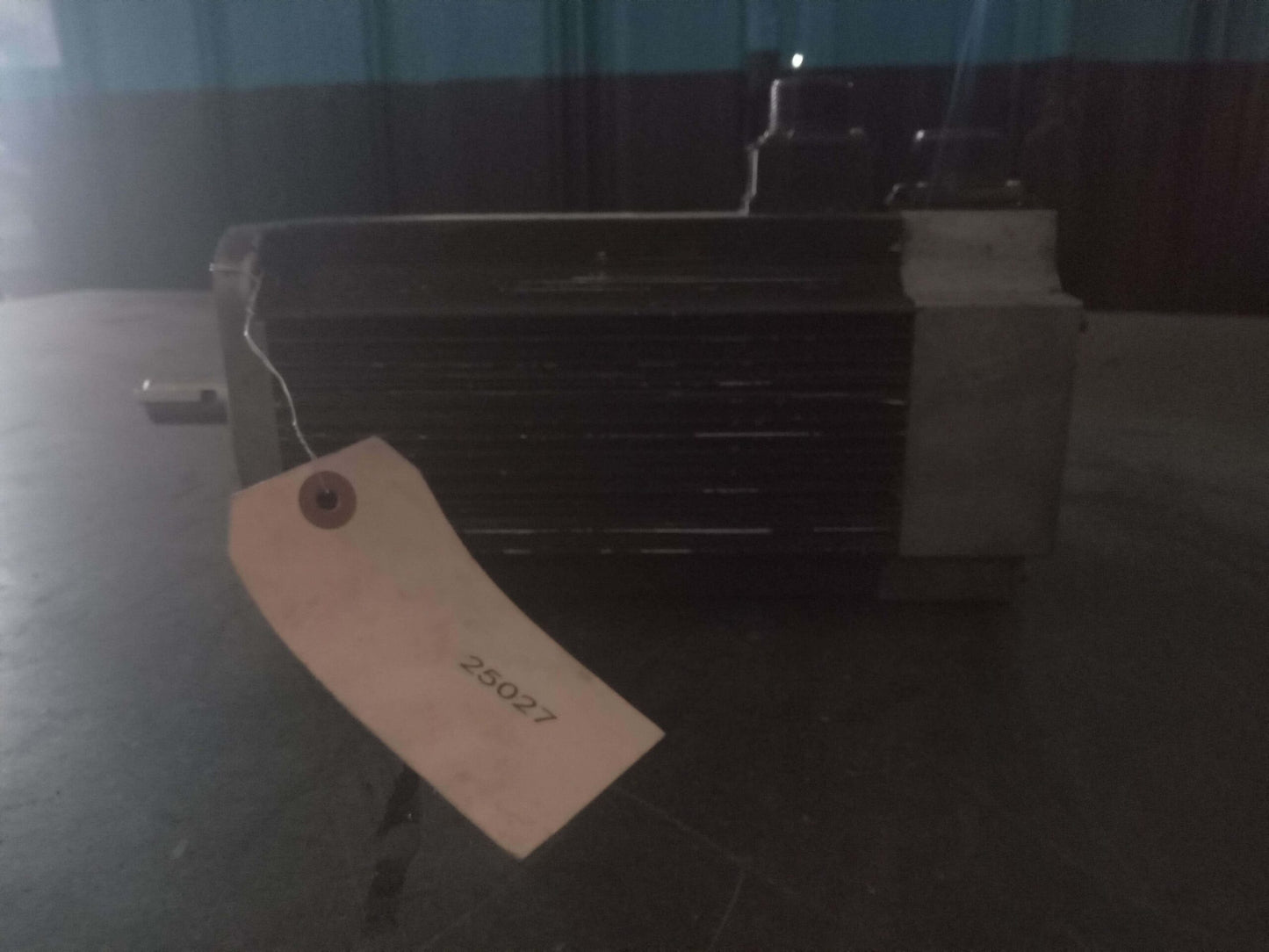 YASKAWA USAGED-09A22K AC SERVO MOTOR INCLUDING ENCODER UTOPH-B1AWF