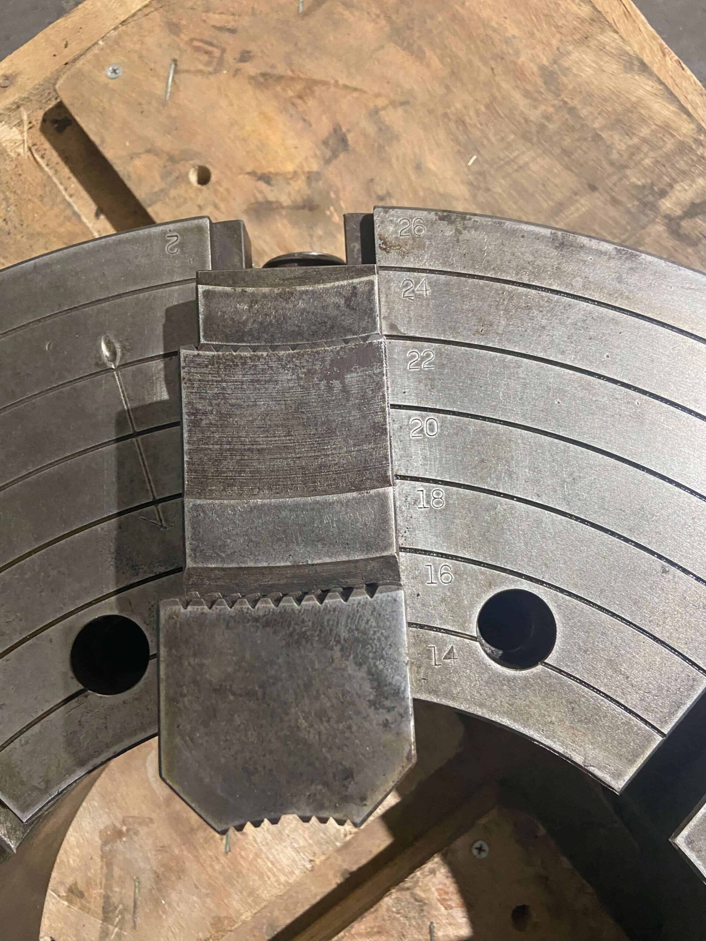 The Skinner Chuck Co.  Made In USA  25 7/8" Chuck w/ 11 7/8" Through Hole 4 Jaw 26"