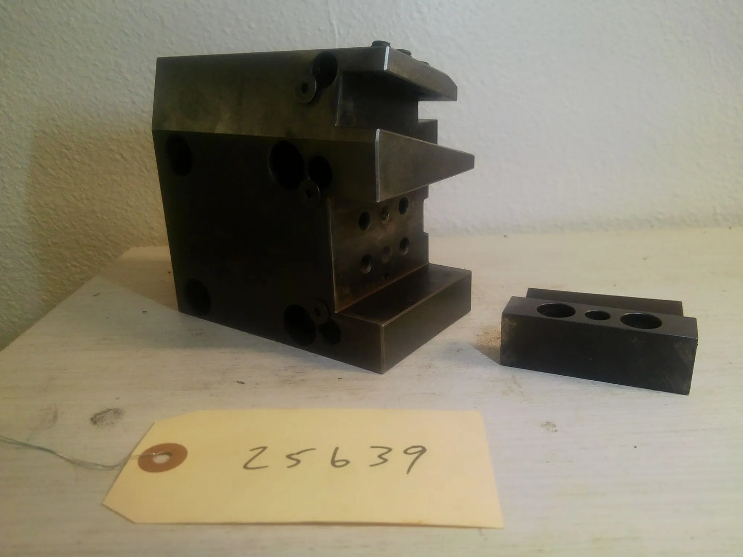 HAAS Fri Apr 01 0196 00:00:00 GMT+0553 (India Standard Time)