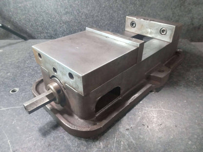 Kurt D60 Vise with Vise Handle 6" Milling Vise