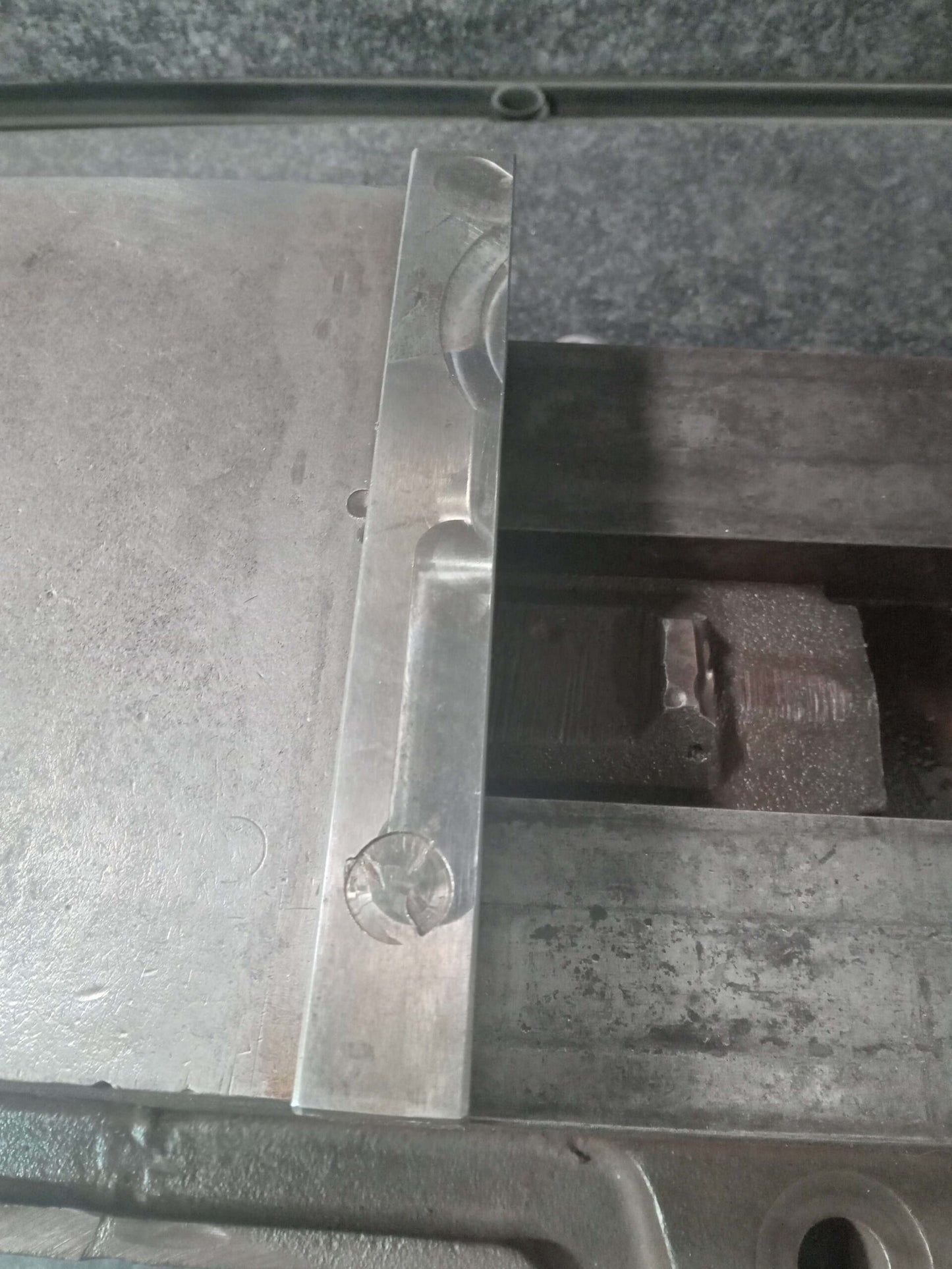 Kurt D60 Vise with Vise Handle 6" Milling Vise