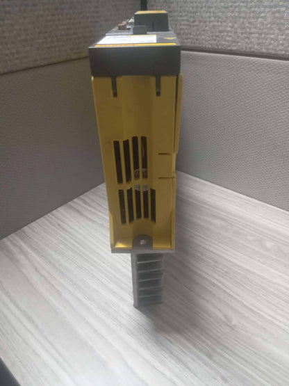 FANUC SVM1-80 A06B-6096-H105 Servo Amp Amplifier Drive Module Series G