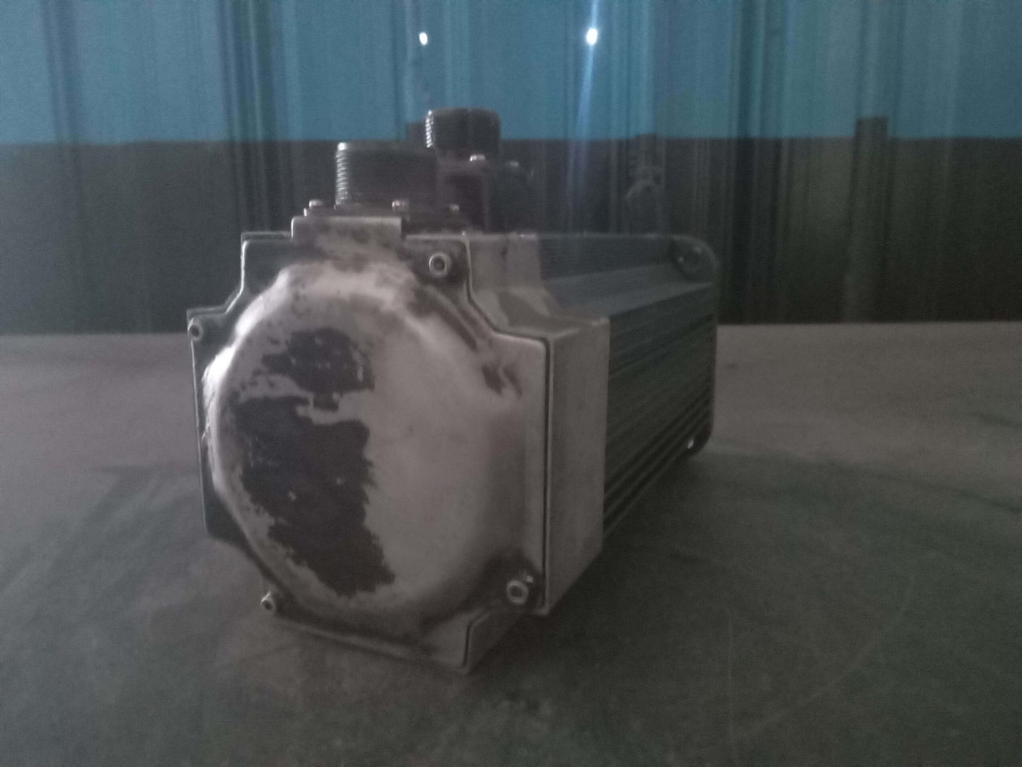 YASKAWA USAGED-09A22K AC SERVO MOTOR INCLUDING ENCODER UTOPH-B1AWF