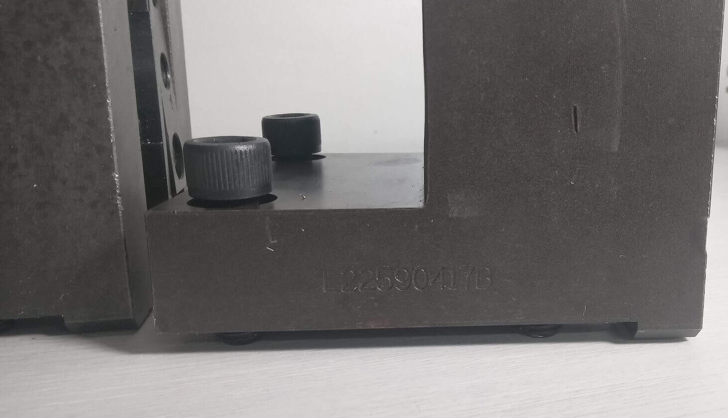 2x square crosswise turning tool holder BMT65 Doosan Puma MX2000ST Lathe