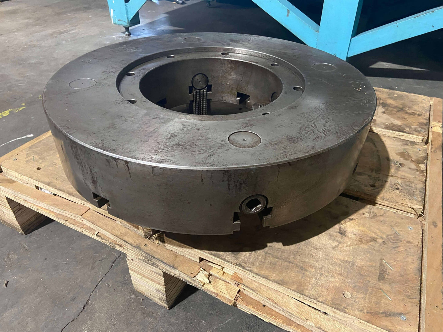 The Skinner Chuck Co.  Made In USA  25 7/8" Chuck w/ 11 7/8" Through Hole 4 Jaw 26"