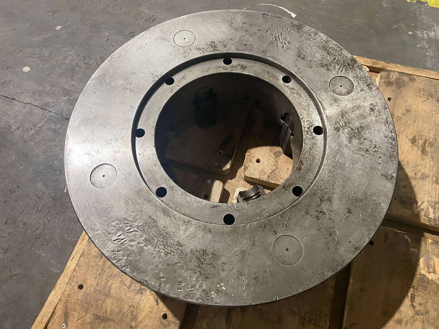 The Skinner Chuck Co.  Made In USA  25 7/8" Chuck w/ 11 7/8" Through Hole 4 Jaw 26"