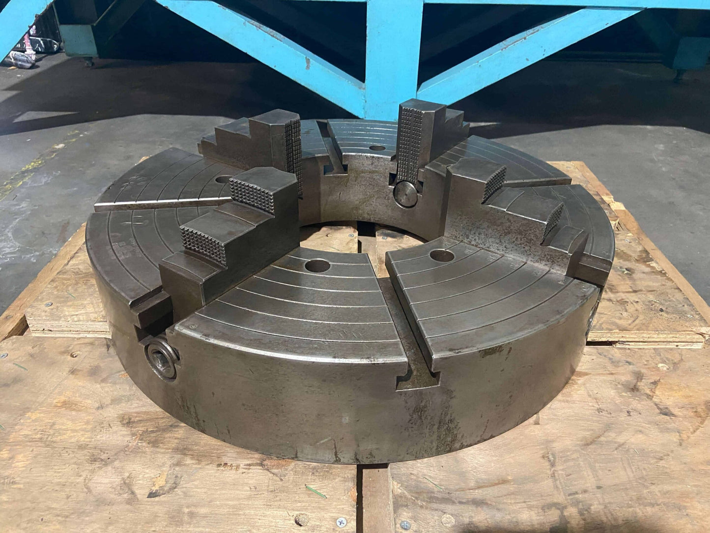 The Skinner Chuck Co.  Made In USA  25 7/8" Chuck w/ 11 7/8" Through Hole 4 Jaw 26"