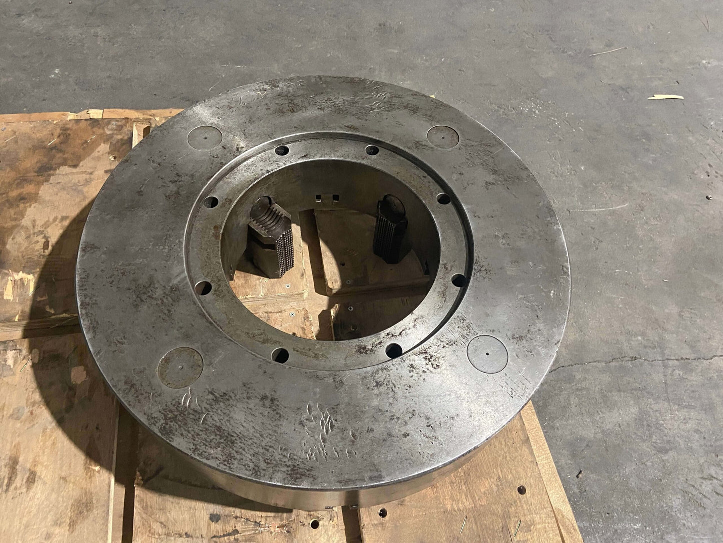 The Skinner Chuck Co.  Made In USA  25 7/8" Chuck w/ 11 7/8" Through Hole 4 Jaw 26"